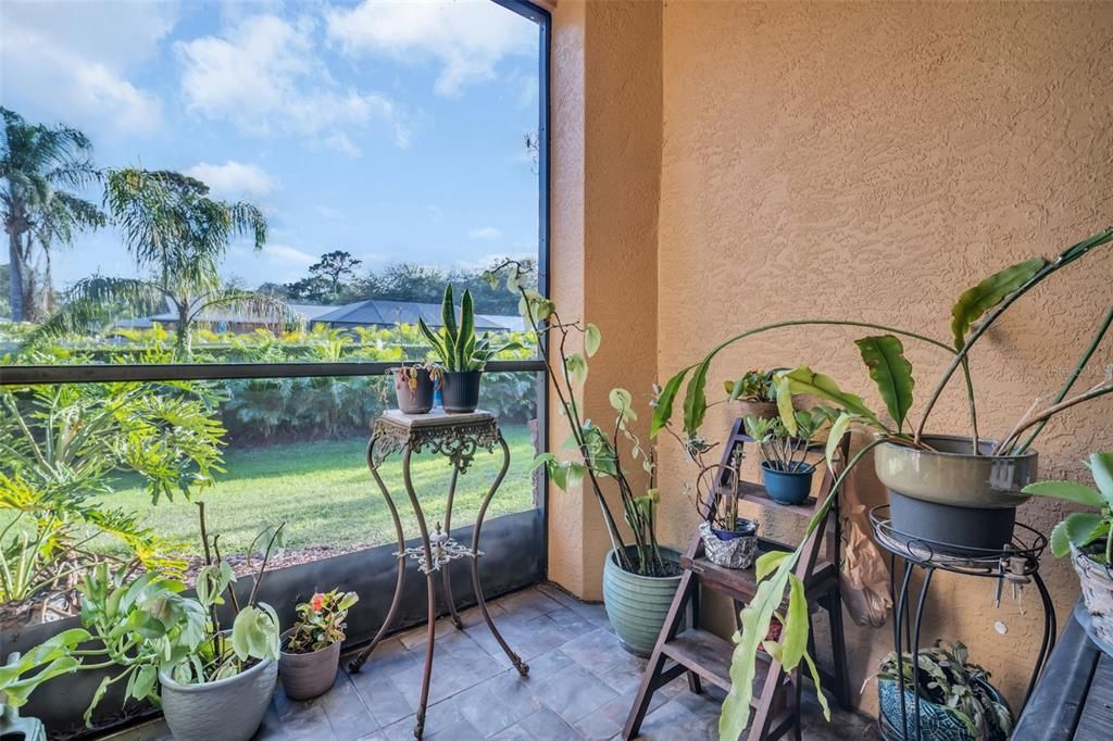 Active With Contract: $340,000 (3 beds, 2 baths, 1465 Square Feet)