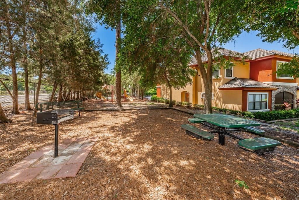 Active With Contract: $340,000 (3 beds, 2 baths, 1465 Square Feet)