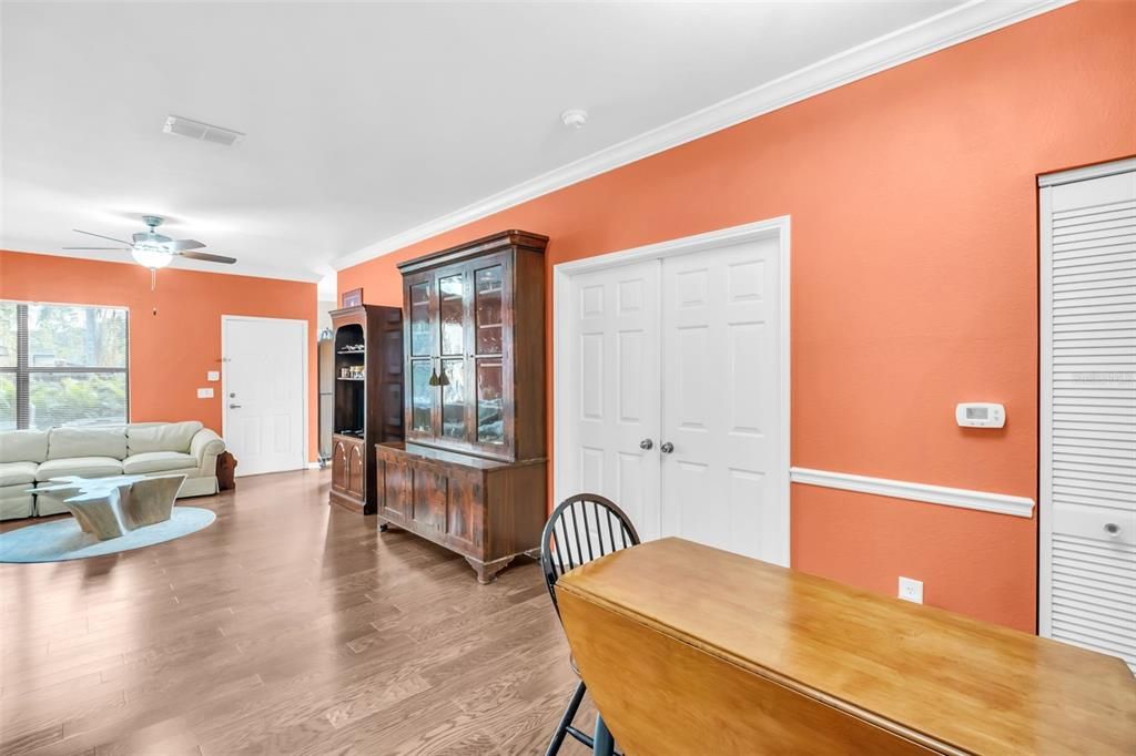 Active With Contract: $340,000 (3 beds, 2 baths, 1465 Square Feet)