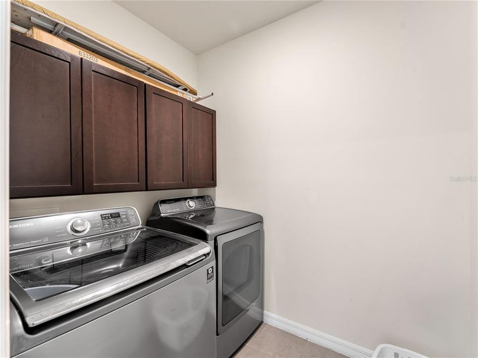 For Sale: $599,900 (5 beds, 3 baths, 2631 Square Feet)