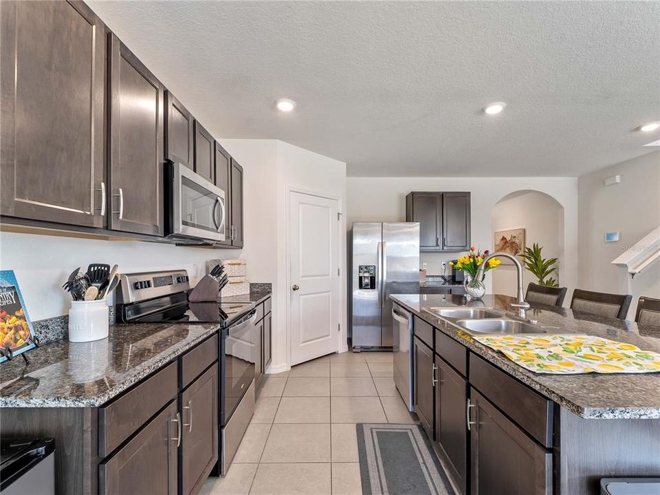 For Sale: $599,900 (5 beds, 3 baths, 2631 Square Feet)