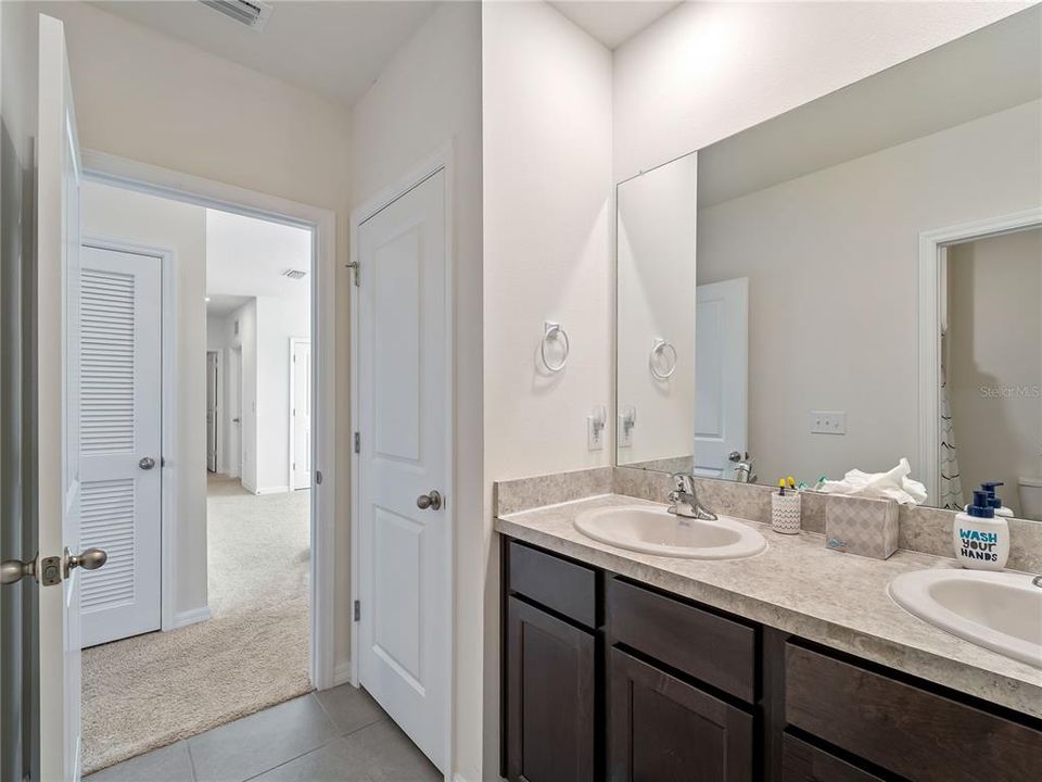 For Sale: $599,900 (5 beds, 3 baths, 2631 Square Feet)