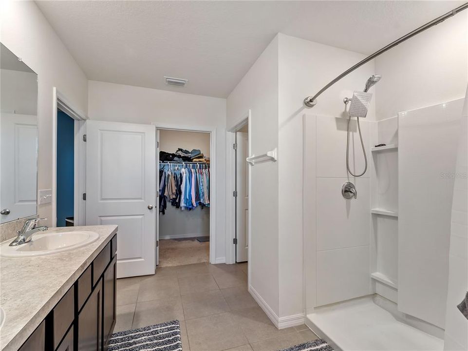 For Sale: $599,900 (5 beds, 3 baths, 2631 Square Feet)