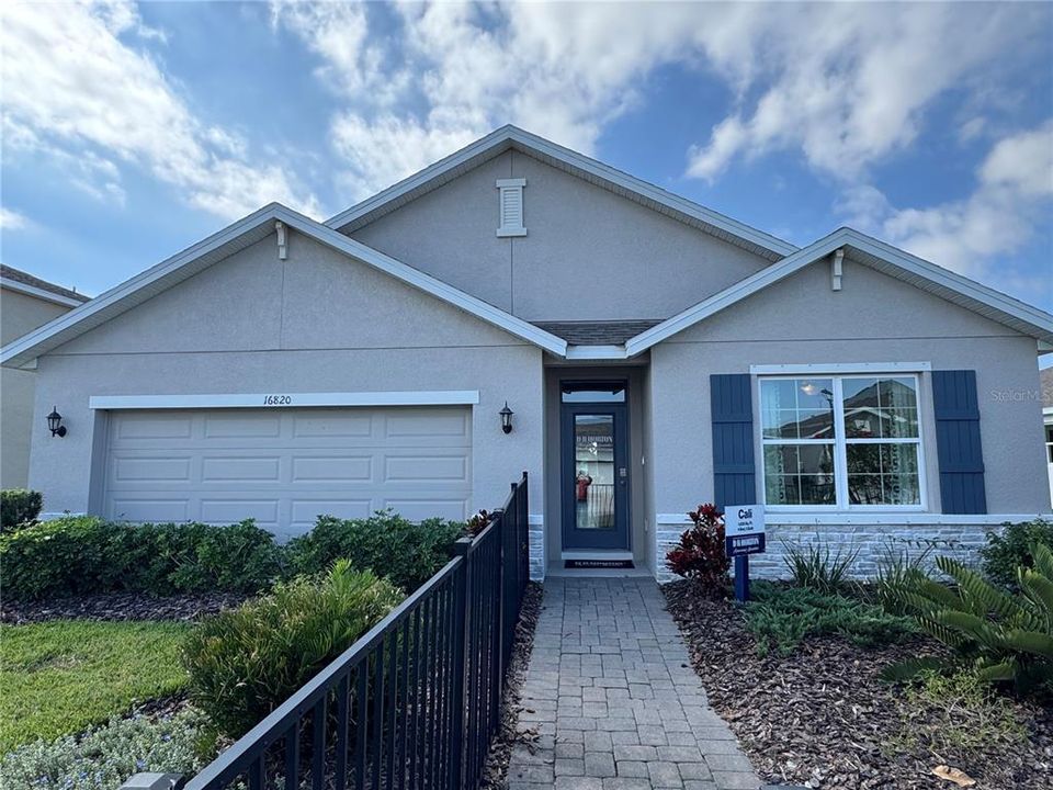 Active With Contract: $434,000 (4 beds, 2 baths, 1828 Square Feet)