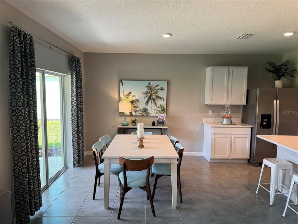 Active With Contract: $434,000 (4 beds, 2 baths, 1828 Square Feet)