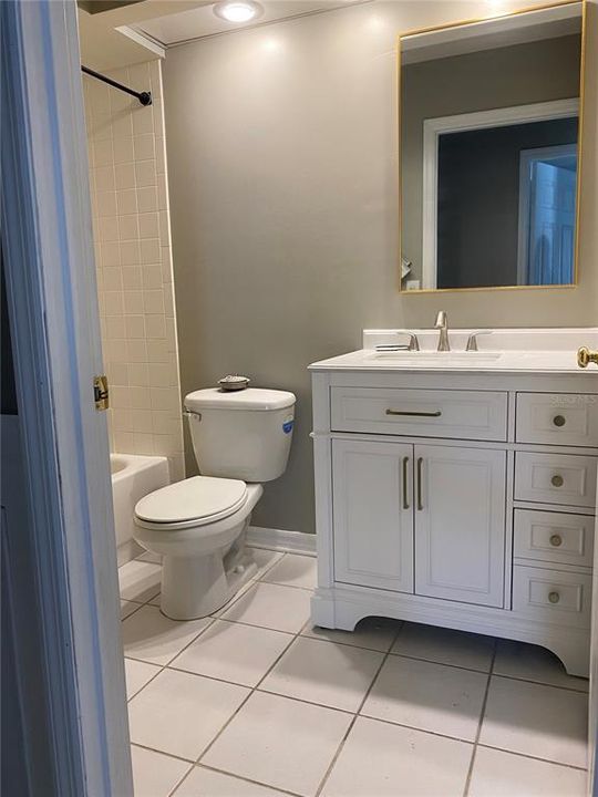 出租: $2,400 (3 贝兹, 2 浴室, 1401 平方英尺)