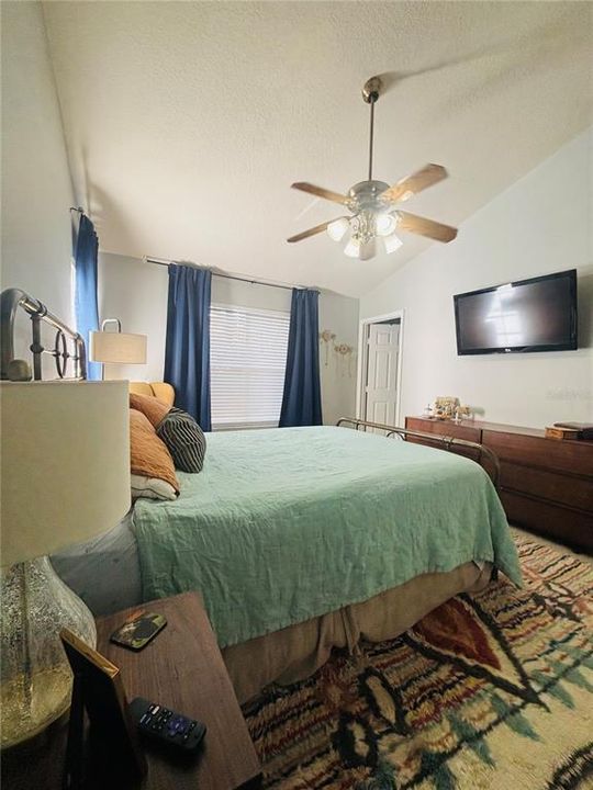 出租: $2,400 (3 贝兹, 2 浴室, 1401 平方英尺)