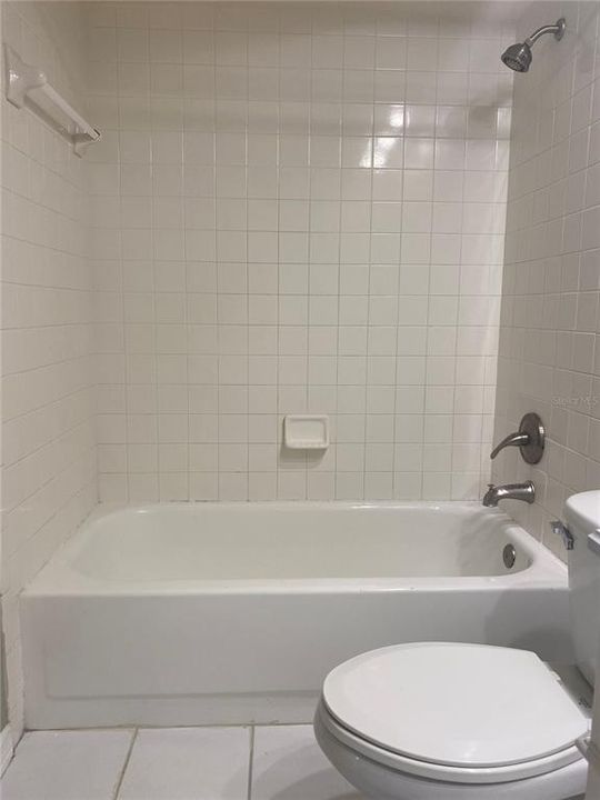 出租: $2,400 (3 贝兹, 2 浴室, 1401 平方英尺)