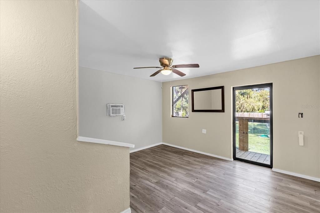 For Sale: $149,900 (1 beds, 1 baths, 504 Square Feet)