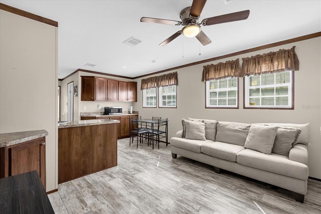 For Sale: $149,900 (1 beds, 1 baths, 504 Square Feet)