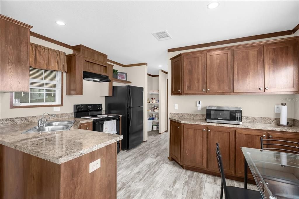 For Sale: $149,900 (1 beds, 1 baths, 504 Square Feet)