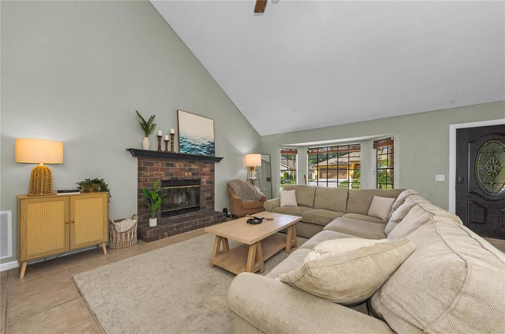 Active With Contract: $415,000 (3 beds, 2 baths, 2024 Square Feet)