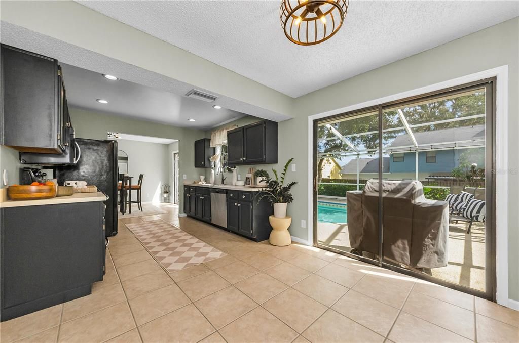 Active With Contract: $415,000 (3 beds, 2 baths, 2024 Square Feet)