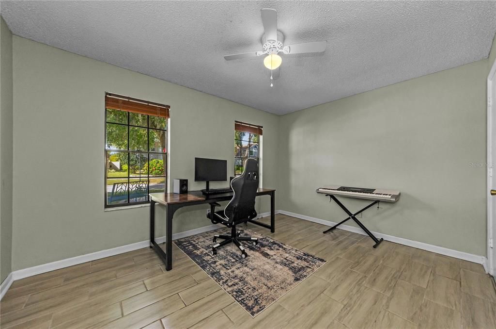 Active With Contract: $415,000 (3 beds, 2 baths, 2024 Square Feet)