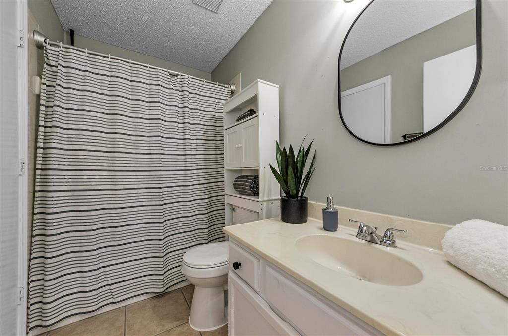 Active With Contract: $415,000 (3 beds, 2 baths, 2024 Square Feet)