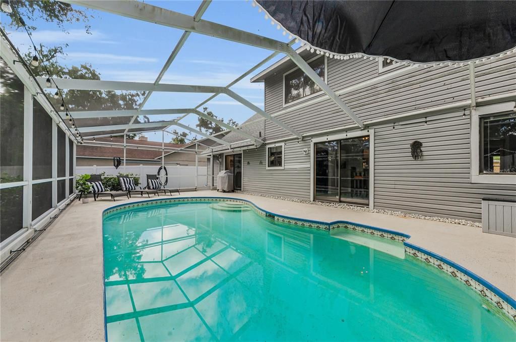 Active With Contract: $415,000 (3 beds, 2 baths, 2024 Square Feet)