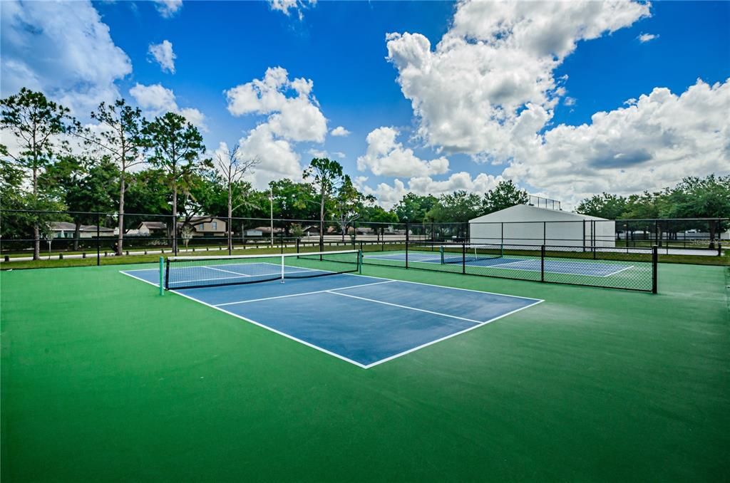 Active With Contract: $415,000 (3 beds, 2 baths, 2024 Square Feet)