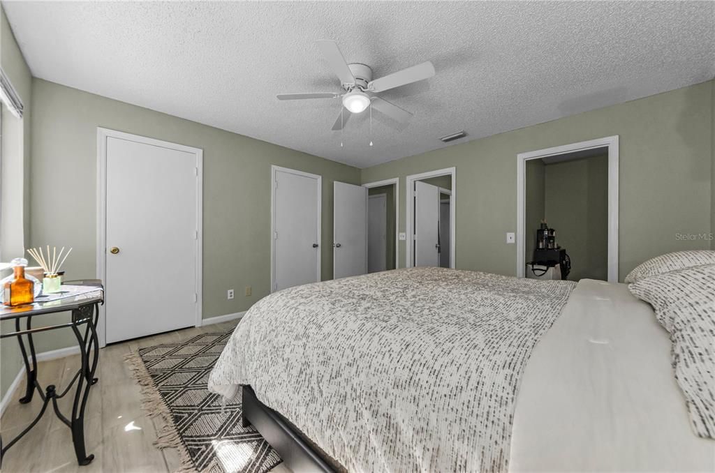 Active With Contract: $415,000 (3 beds, 2 baths, 2024 Square Feet)