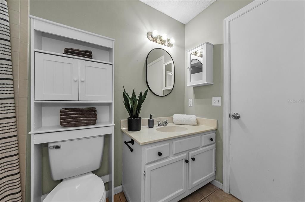 Active With Contract: $415,000 (3 beds, 2 baths, 2024 Square Feet)