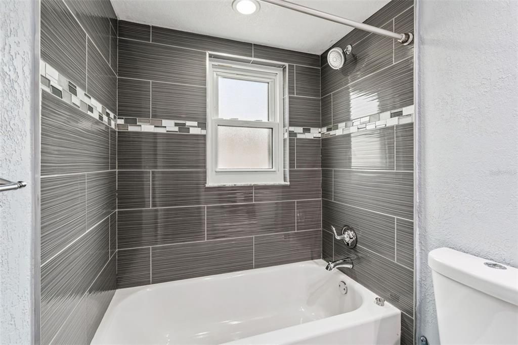 На продажу: $489,000 (4 спален, 2 ванн, 1741 Квадратных фут)