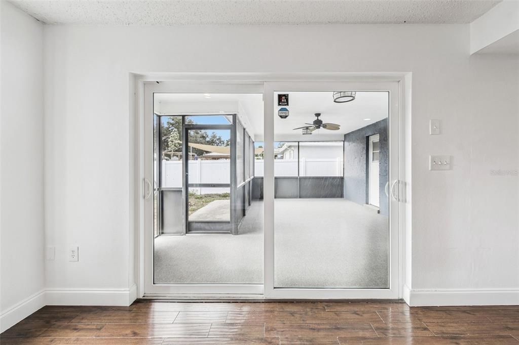 На продажу: $489,000 (4 спален, 2 ванн, 1741 Квадратных фут)