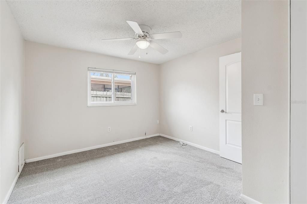 На продажу: $489,000 (4 спален, 2 ванн, 1741 Квадратных фут)