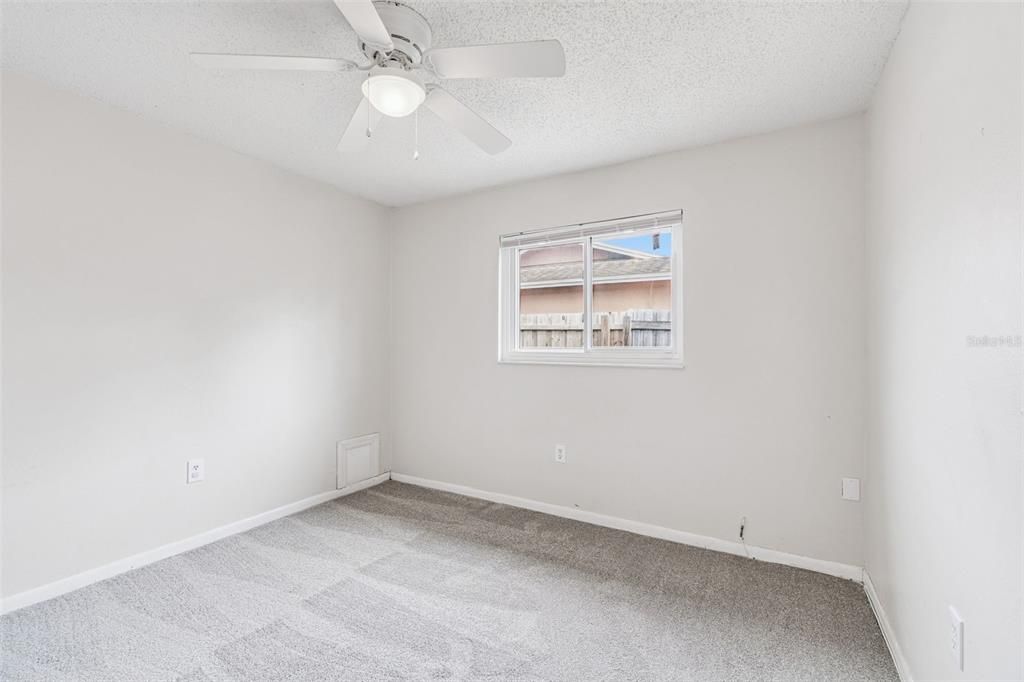 На продажу: $489,000 (4 спален, 2 ванн, 1741 Квадратных фут)