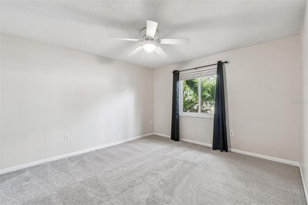 На продажу: $489,000 (4 спален, 2 ванн, 1741 Квадратных фут)