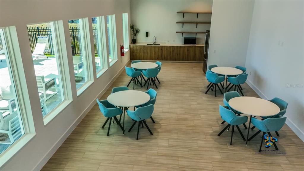 Activo con contrato: $569,990 (6 camas, 5 baños, 2781 Pies cuadrados)