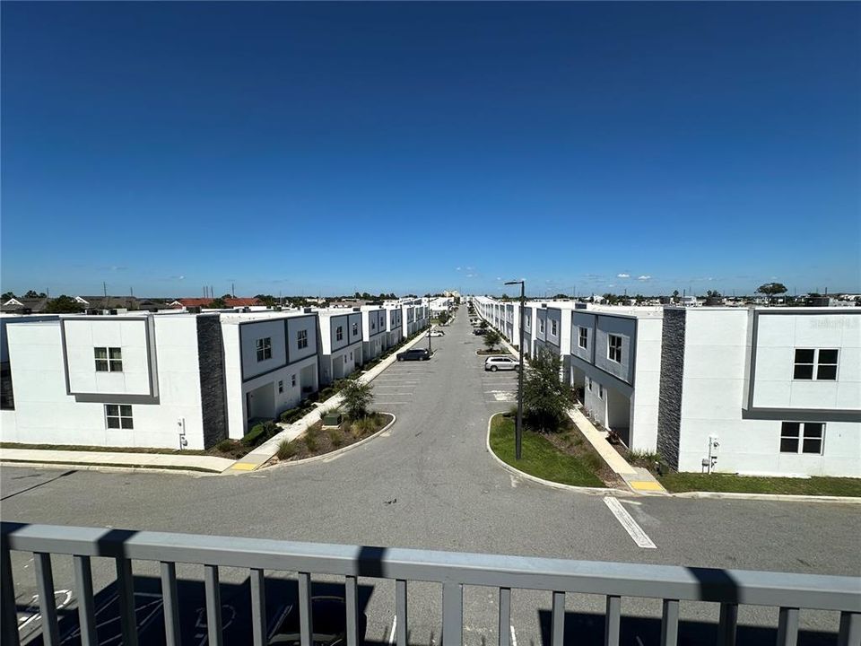 Activo con contrato: $569,990 (6 camas, 5 baños, 2781 Pies cuadrados)