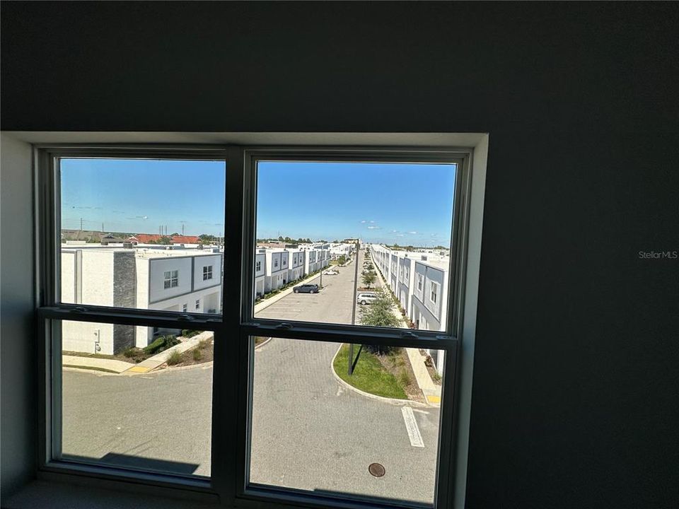 Activo con contrato: $569,990 (6 camas, 5 baños, 2781 Pies cuadrados)