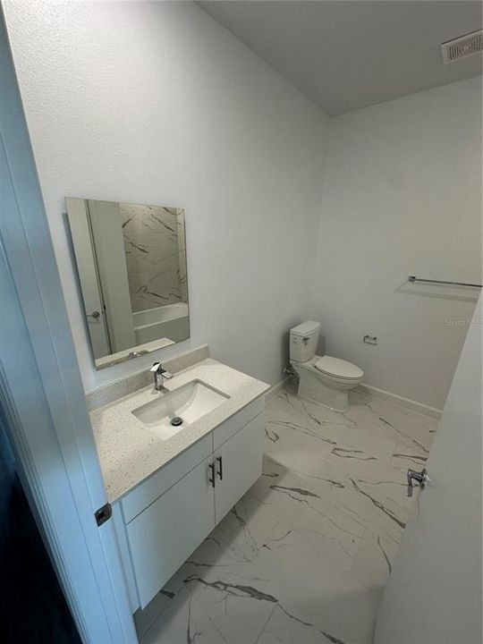 Activo con contrato: $569,990 (6 camas, 5 baños, 2781 Pies cuadrados)