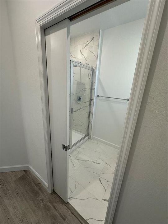 Activo con contrato: $569,990 (6 camas, 5 baños, 2781 Pies cuadrados)