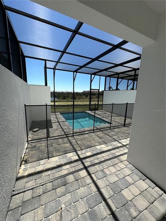 Activo con contrato: $569,990 (6 camas, 5 baños, 2781 Pies cuadrados)