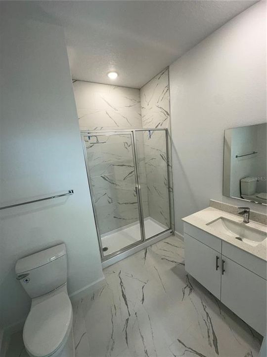 Activo con contrato: $569,990 (6 camas, 5 baños, 2781 Pies cuadrados)