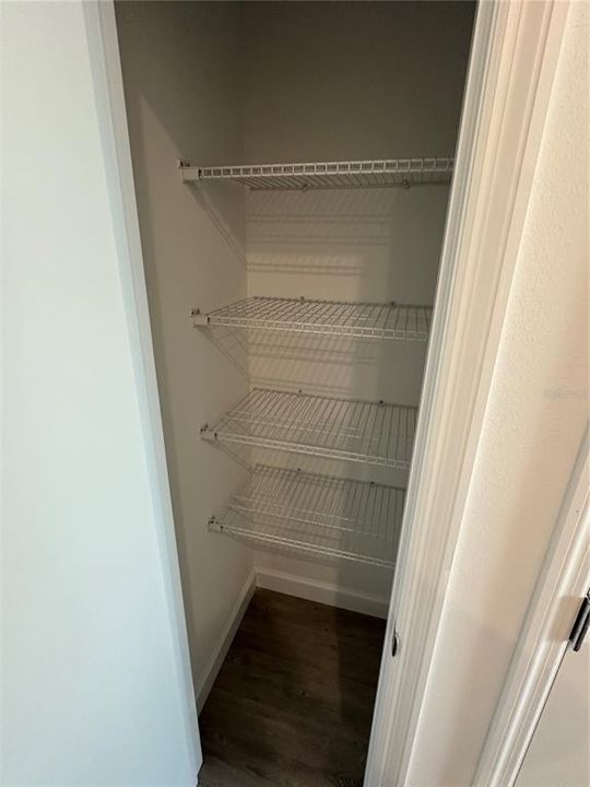 Activo con contrato: $569,990 (6 camas, 5 baños, 2781 Pies cuadrados)