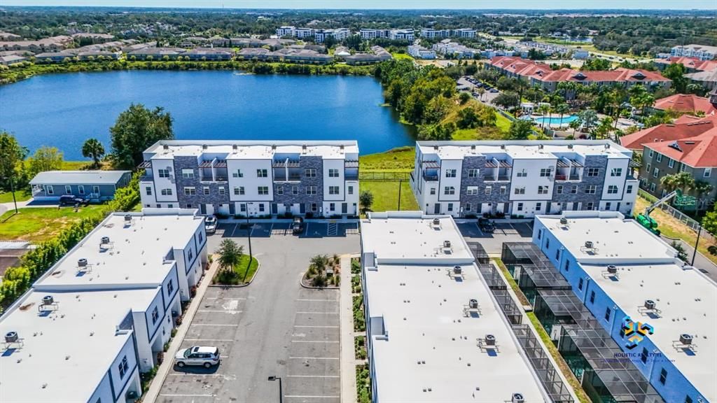 Activo con contrato: $569,990 (6 camas, 5 baños, 2781 Pies cuadrados)