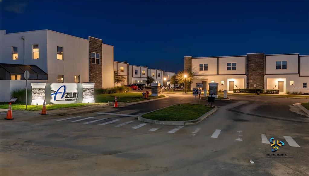 Activo con contrato: $569,990 (6 camas, 5 baños, 2781 Pies cuadrados)