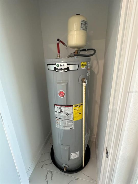 Activo con contrato: $569,990 (6 camas, 5 baños, 2781 Pies cuadrados)