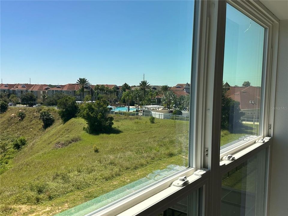 Activo con contrato: $569,990 (6 camas, 5 baños, 2781 Pies cuadrados)