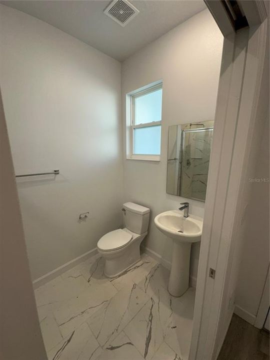 Activo con contrato: $569,990 (6 camas, 5 baños, 2781 Pies cuadrados)