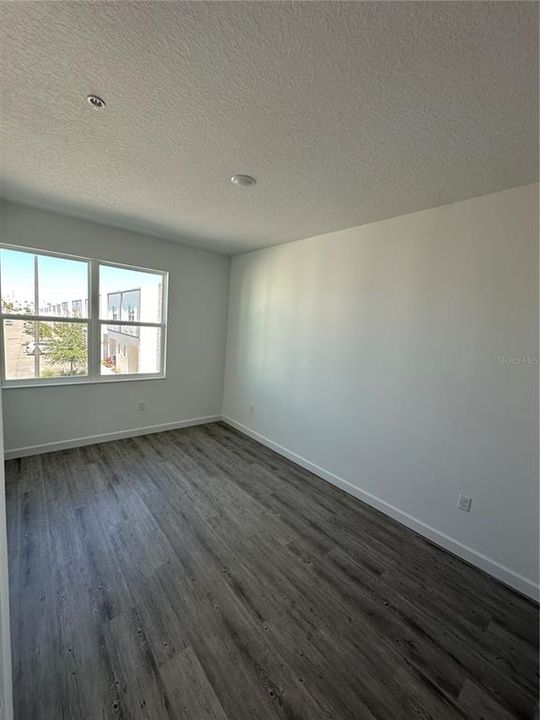 Activo con contrato: $569,990 (6 camas, 5 baños, 2781 Pies cuadrados)