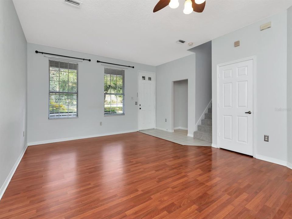 For Sale: $284,900 (3 beds, 2 baths, 1708 Square Feet)