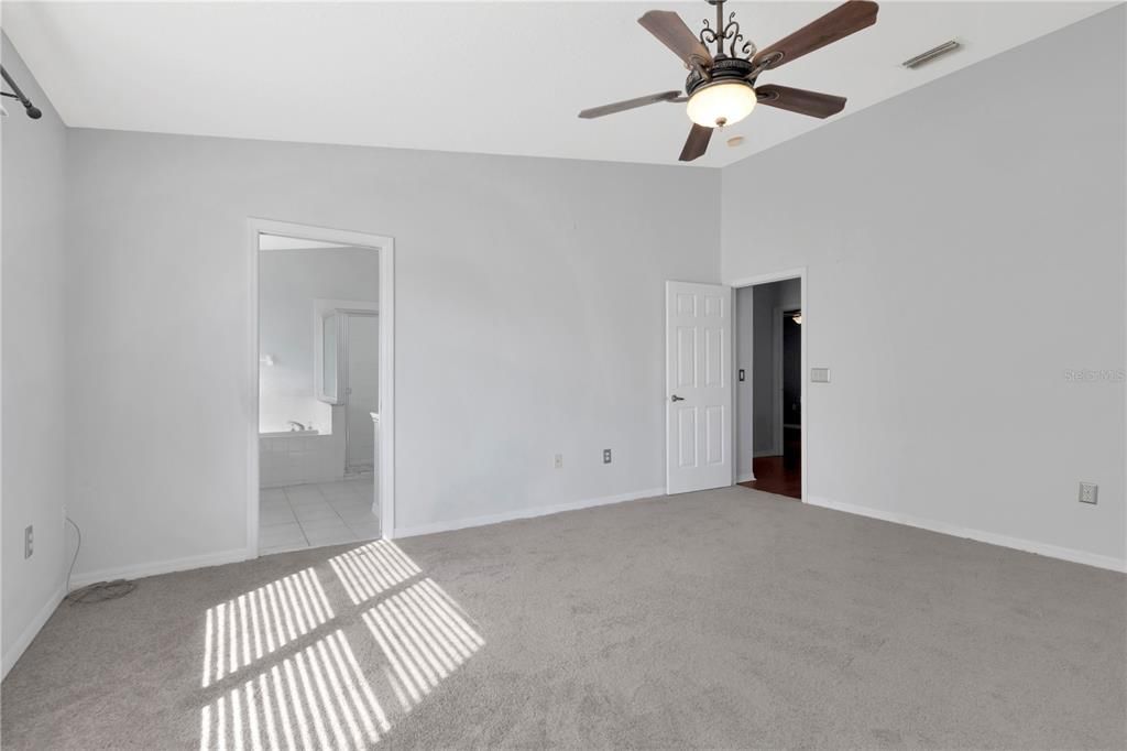 For Sale: $284,900 (3 beds, 2 baths, 1708 Square Feet)