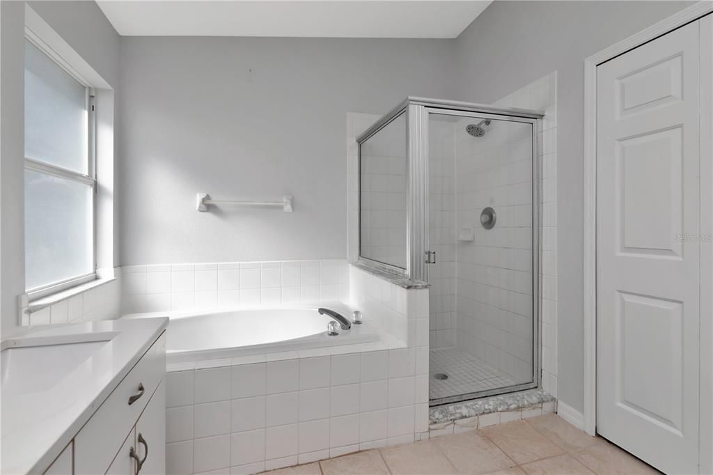 For Sale: $284,900 (3 beds, 2 baths, 1708 Square Feet)