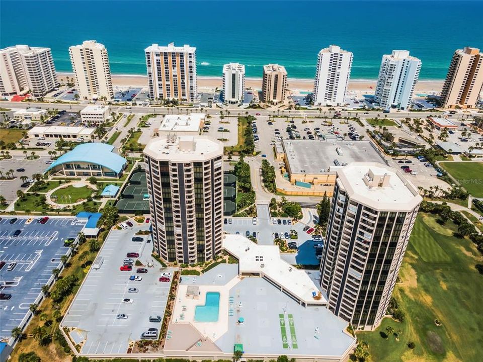 For Sale: $175,000 (1 beds, 1 baths, 1010 Square Feet)