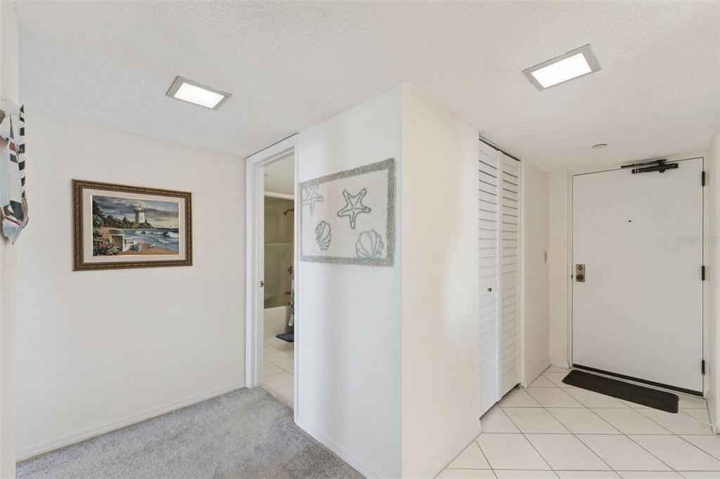 For Sale: $175,000 (1 beds, 1 baths, 1010 Square Feet)