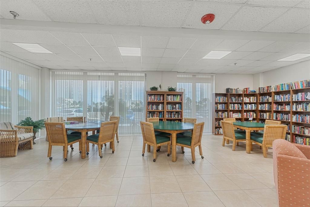 For Sale: $175,000 (1 beds, 1 baths, 1010 Square Feet)