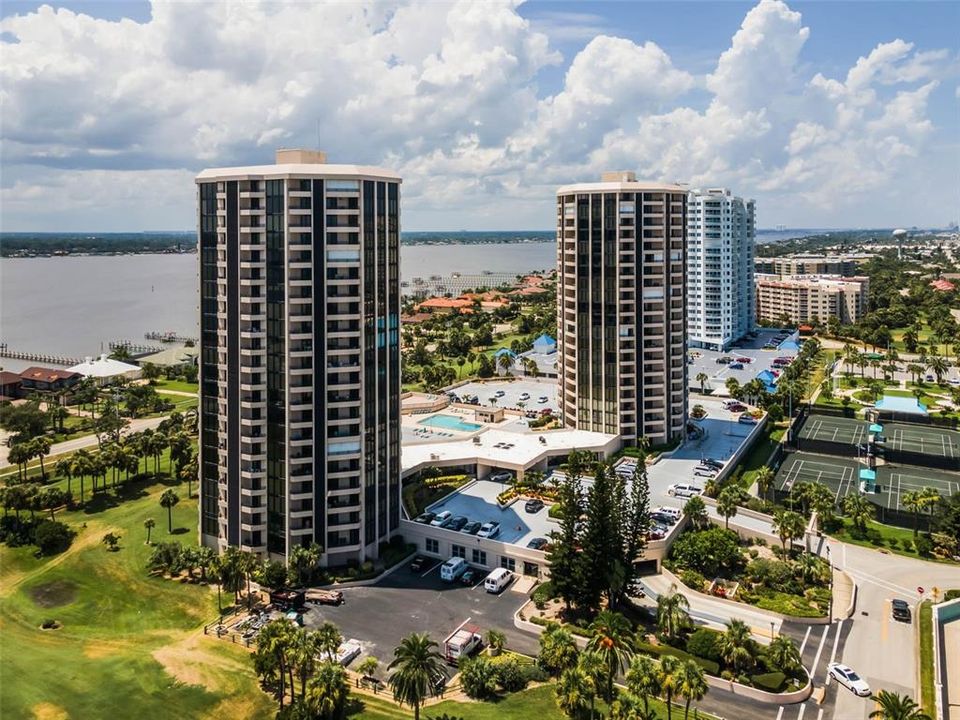 For Sale: $175,000 (1 beds, 1 baths, 1010 Square Feet)