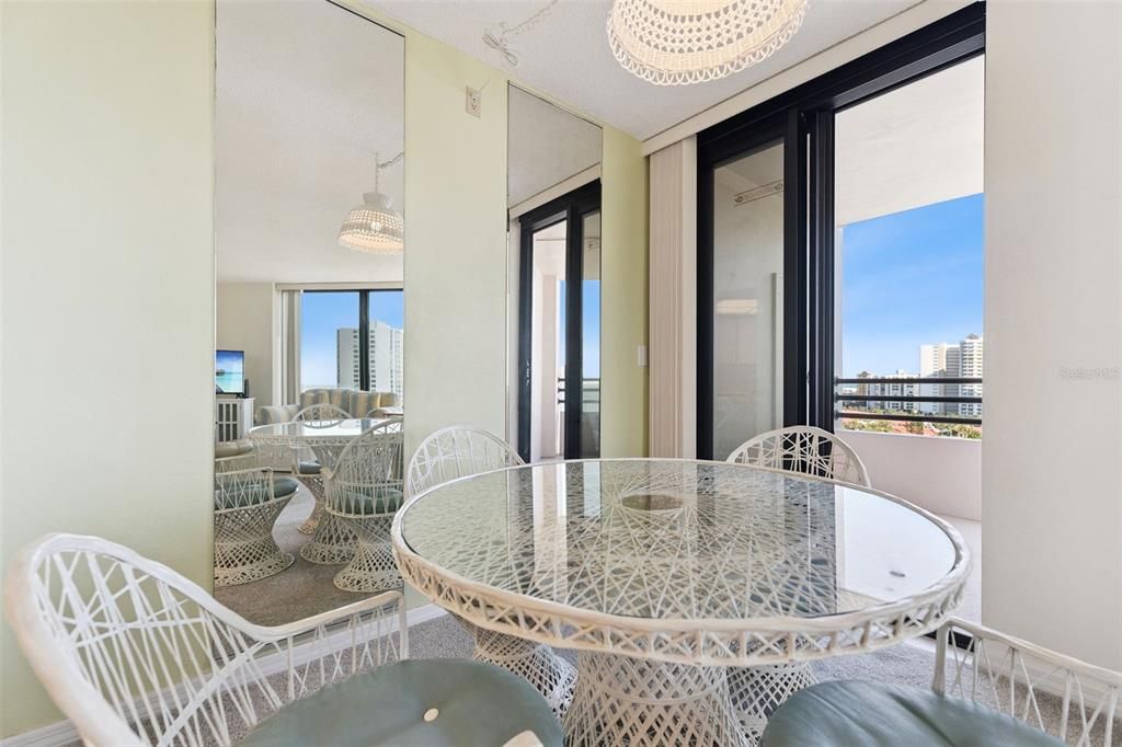 For Sale: $175,000 (1 beds, 1 baths, 1010 Square Feet)